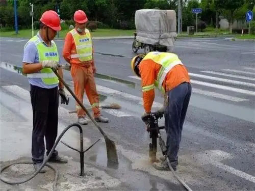 玛沁地基下沉注浆施工